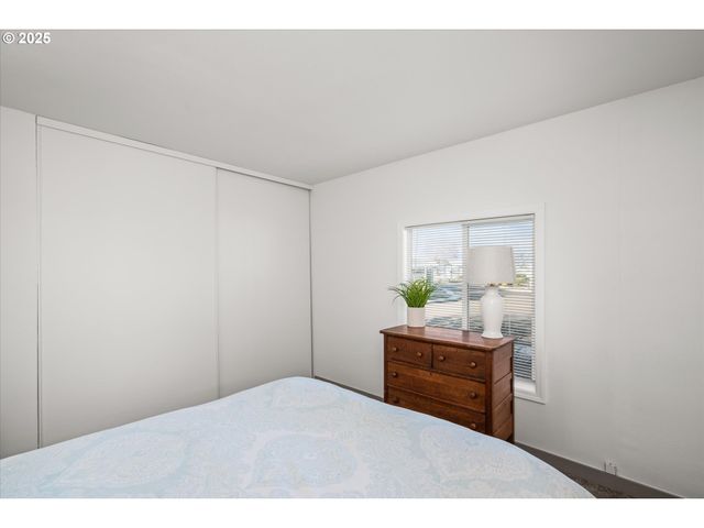 1199 N TERRY St 113, Eugene, OR 97402