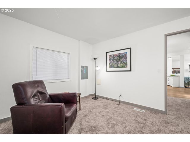 1199 N TERRY St 113, Eugene, OR 97402