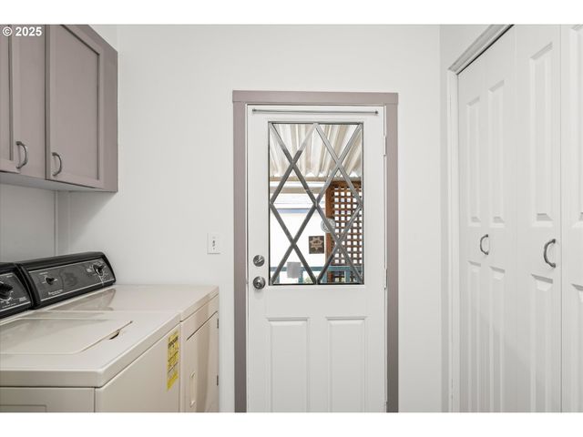 1199 N TERRY St 113, Eugene, OR 97402