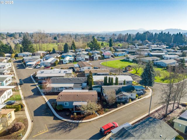 1199 N TERRY St 113, Eugene, OR 97402