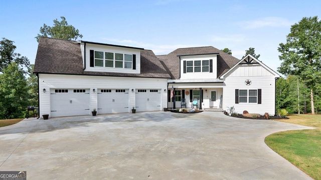 215 Walden Pond Trail, Senoia, GA 30276