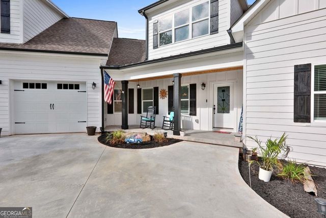 215 Walden Pond Trail, Senoia, GA 30276