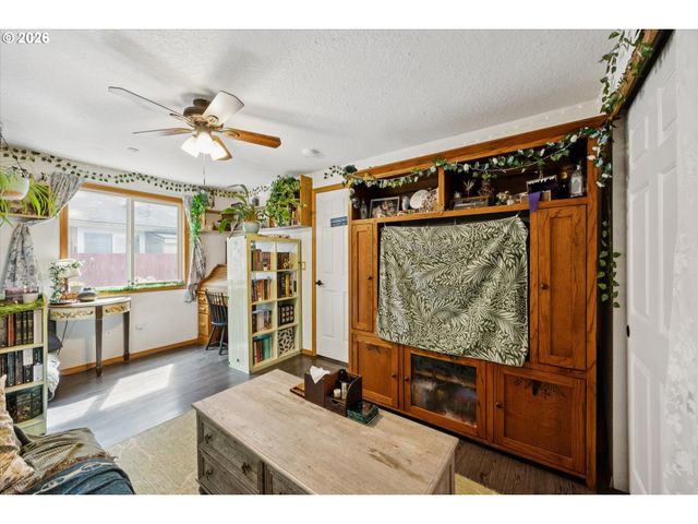 11769 Se BOISE St, Portland, OR 97266
