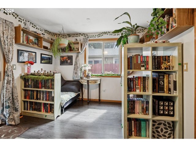 11769 Se BOISE St, Portland, OR 97266