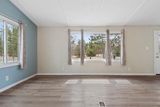 868 Kings Way, Nekoosa, WI 54457