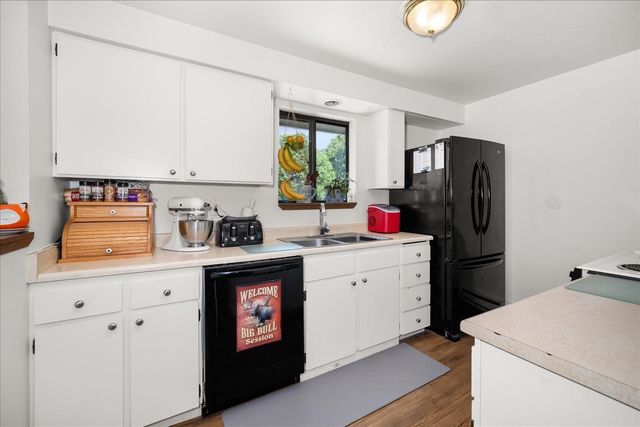 1514 E 4th St, Deer Park, WA 99006