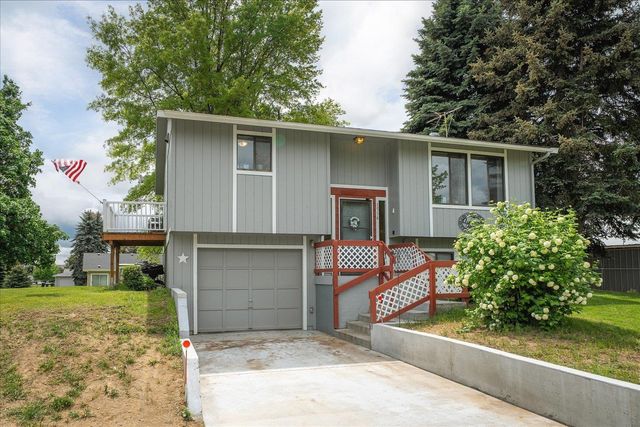 1514 E 4th St, Deer Park, WA 99006