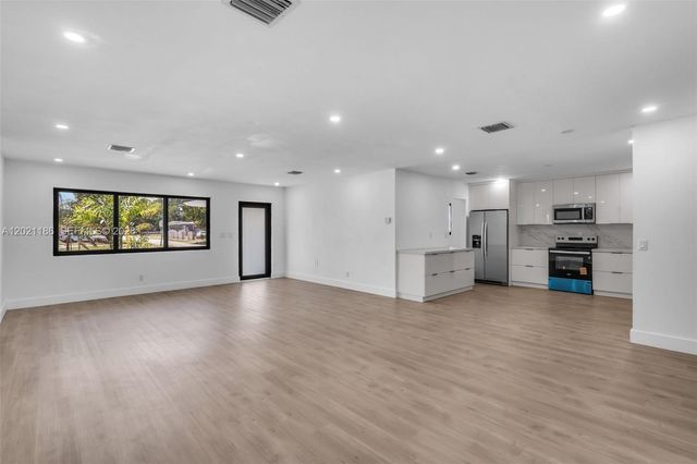 8841 NW 14th Ave, Miami, FL 33147