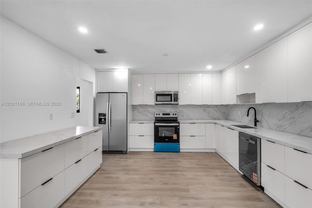 8841 NW 14th Ave, Miami, FL 33147