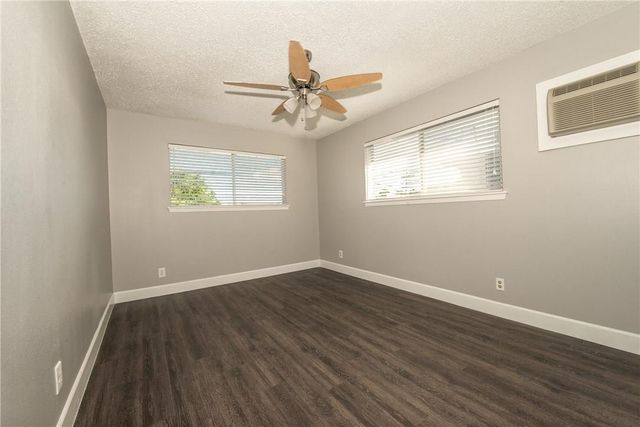 1600 Parker LN A, Austin, TX 78741