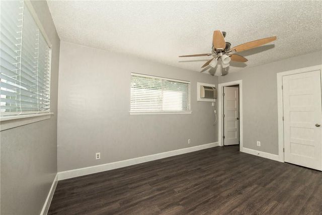 1600 Parker LN A, Austin, TX 78741