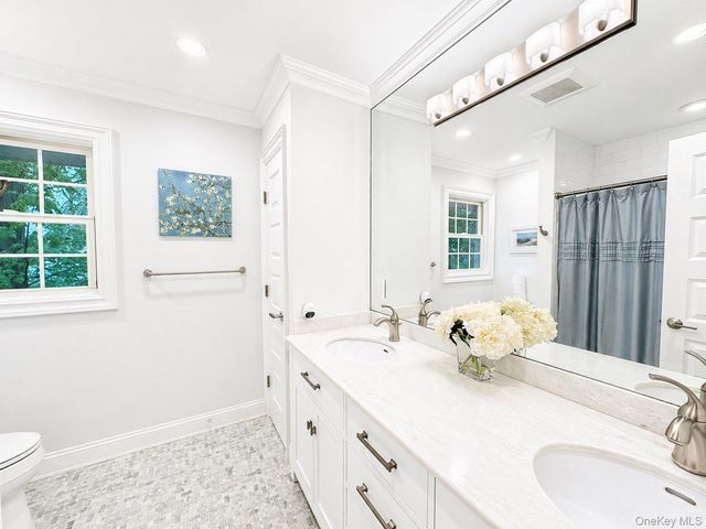 5 Eaton Lane, Scarsdale, NY 10583