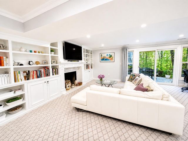 5 Eaton Lane, Scarsdale, NY 10583