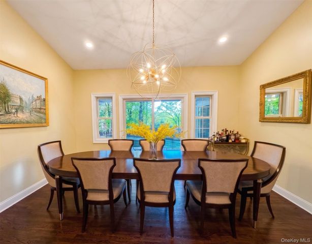 5 Eaton Lane, Scarsdale, NY 10583