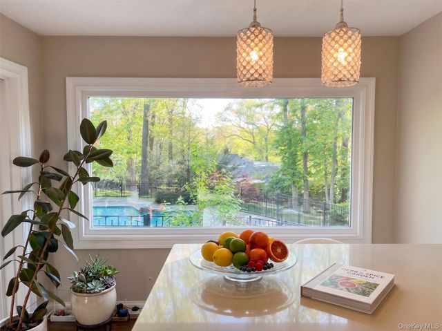 5 Eaton Lane, Scarsdale, NY 10583