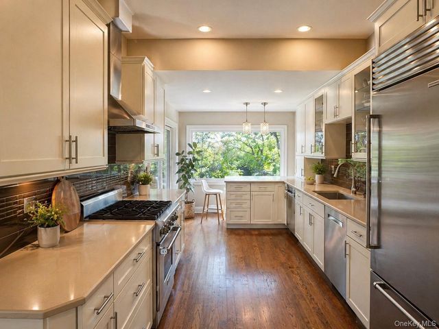 5 Eaton Lane, Scarsdale, NY 10583