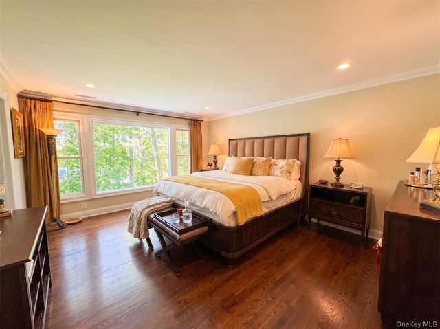 5 Eaton Lane, Scarsdale, NY 10583