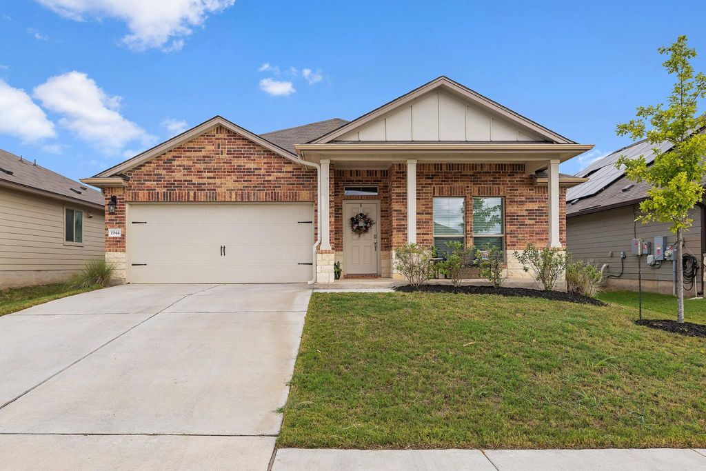 1944 T H Johnson DR, Taylor, TX 76574