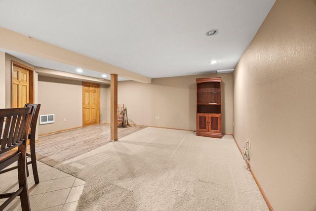 W245N6061 Maris DRIVE, Sussex, WI 53089