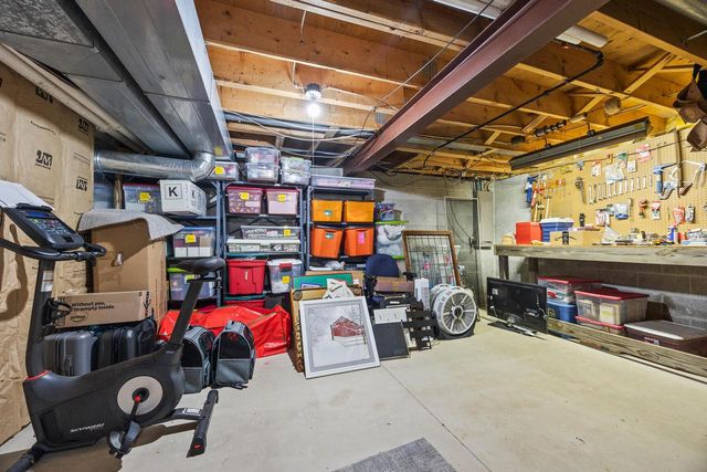 W245N6061 Maris DRIVE, Sussex, WI 53089