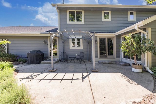 W245N6061 Maris DRIVE, Sussex, WI 53089
