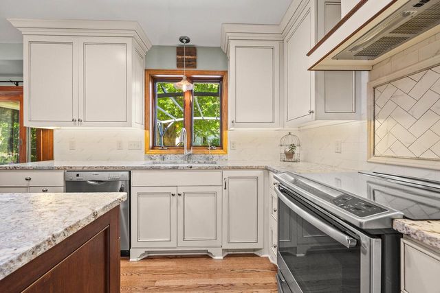 W245N6061 Maris DRIVE, Sussex, WI 53089