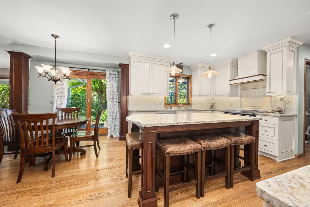 W245N6061 Maris DRIVE, Sussex, WI 53089