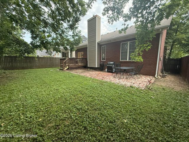 4201 Sunny Crossing Dr, Louisville, KY 40299