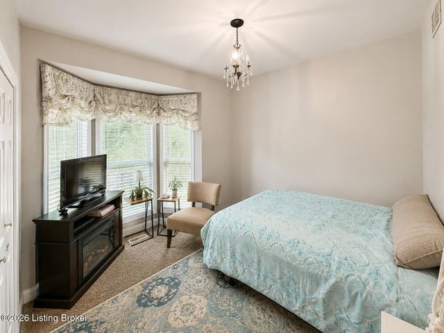 4201 Sunny Crossing Dr, Louisville, KY 40299