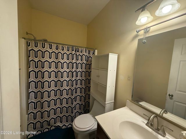 4201 Sunny Crossing Dr, Louisville, KY 40299