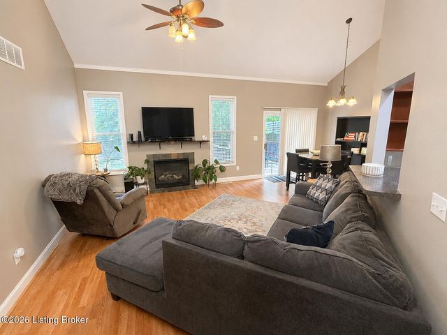 4201 Sunny Crossing Dr, Louisville, KY 40299