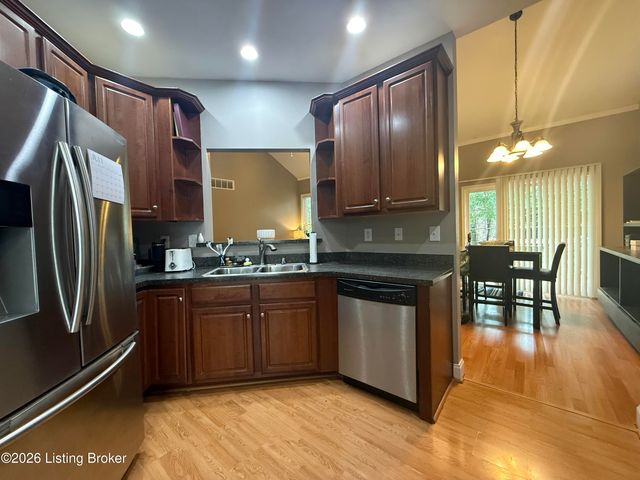 4201 Sunny Crossing Dr, Louisville, KY 40299