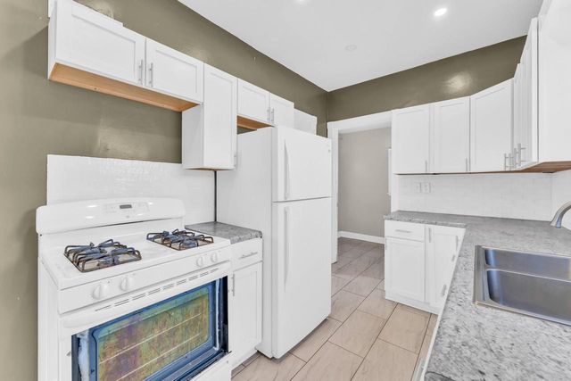 1130 S Memorial DRIVE, Racine, WI 53403