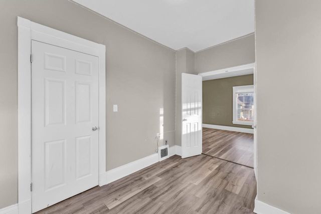 1130 S Memorial DRIVE, Racine, WI 53403