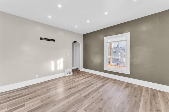 1130 S Memorial DRIVE, Racine, WI 53403