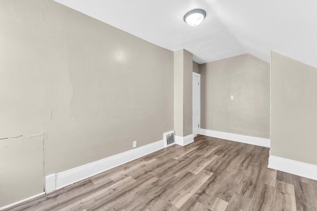 1130 S Memorial DRIVE, Racine, WI 53403