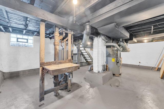 1130 S Memorial DRIVE, Racine, WI 53403