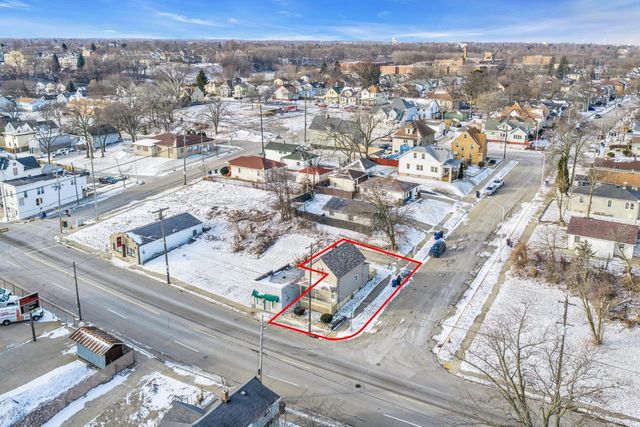 1130 S Memorial DRIVE, Racine, WI 53403