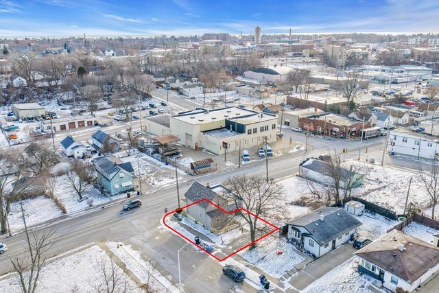 1130 S Memorial DRIVE, Racine, WI 53403