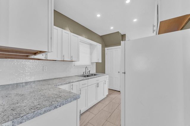 1130 S Memorial DRIVE, Racine, WI 53403