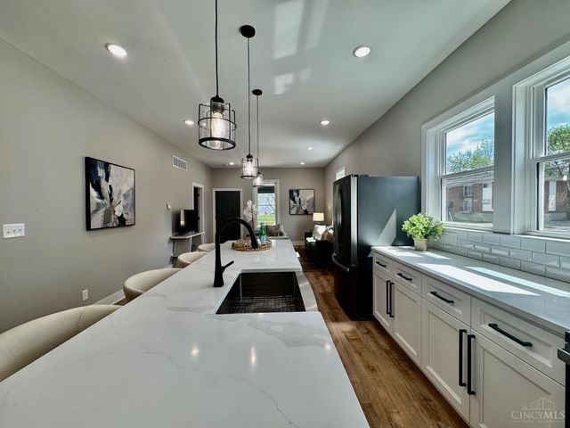 4605 Thoburne Street, Cincinnati, OH 45227