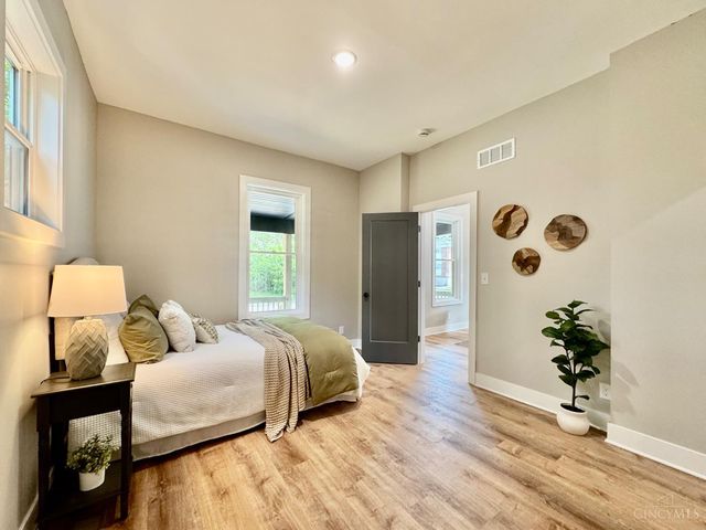 4605 Thoburne Street, Cincinnati, OH 45227