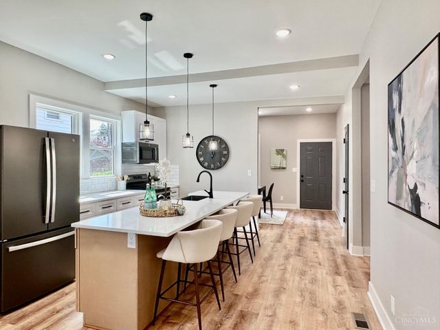 4605 Thoburne Street, Cincinnati, OH 45227