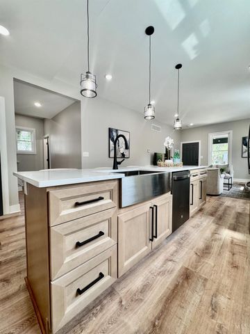 4605 Thoburne Street, Cincinnati, OH 45227