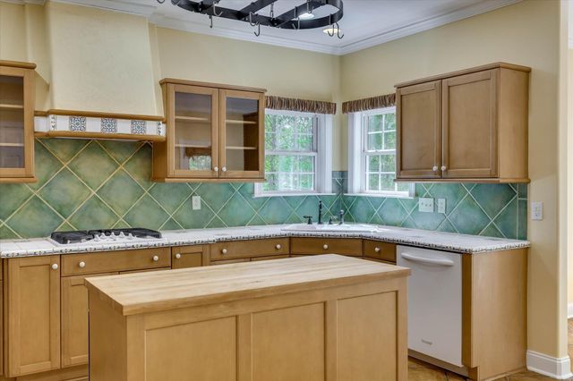 129 Antioch Drive, Mc Cormick, SC 29835