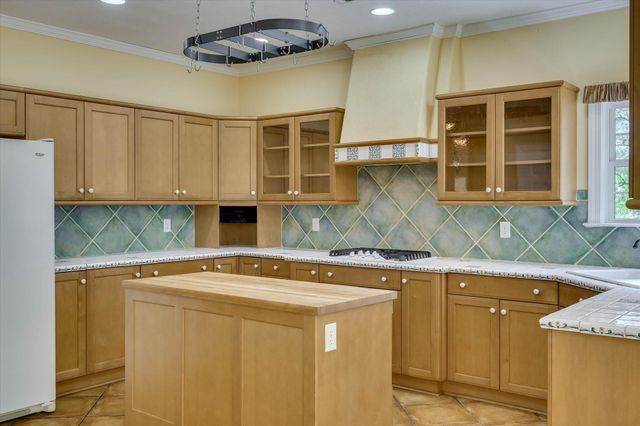 129 Antioch Drive, Mc Cormick, SC 29835