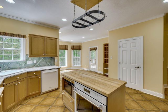 129 Antioch Drive, Mc Cormick, SC 29835