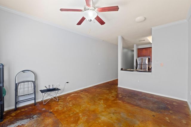 910 W 25th ST 209, Austin, TX 78705