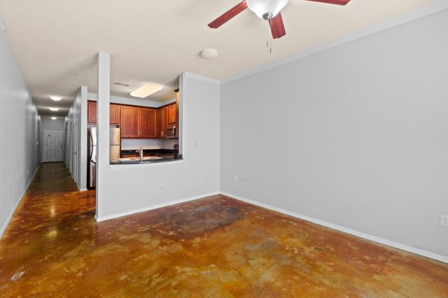 910 W 25th ST 209, Austin, TX 78705