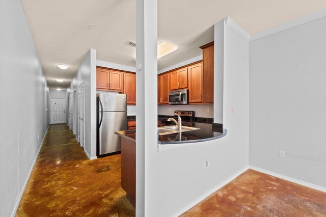 910 W 25th ST 209, Austin, TX 78705